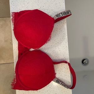 32DD Push Up Victoria Secret Bra